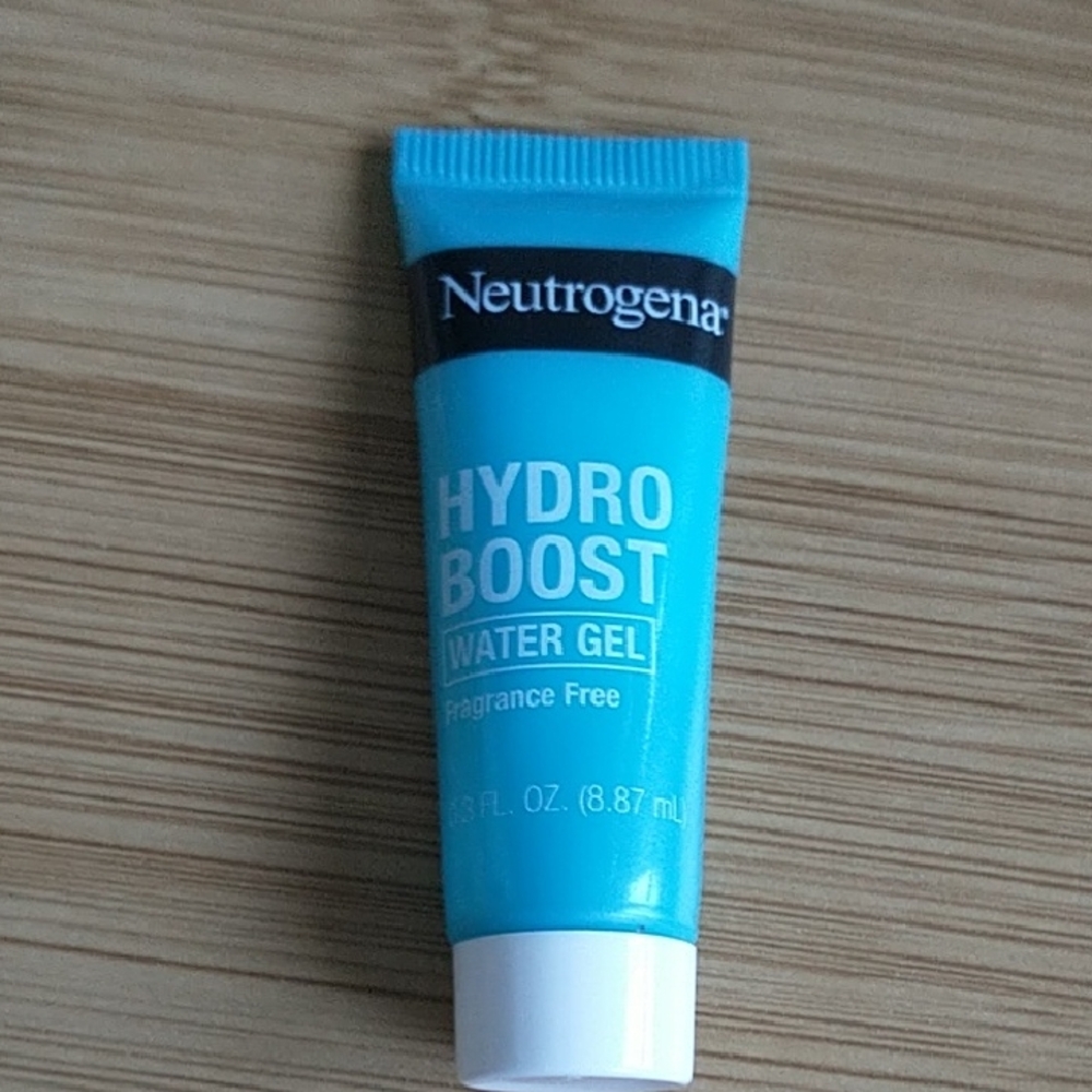 Neutrogena Hydro Boost Water Gel Tube - Bright Turquoise and White